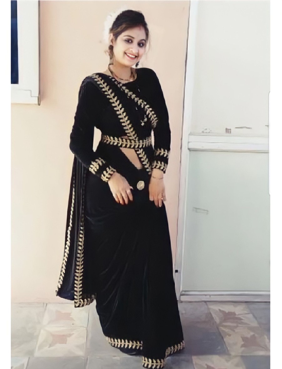 Women IndiFeels Sarees | Beautiful Golden Embroidery Saree With Belt -Black