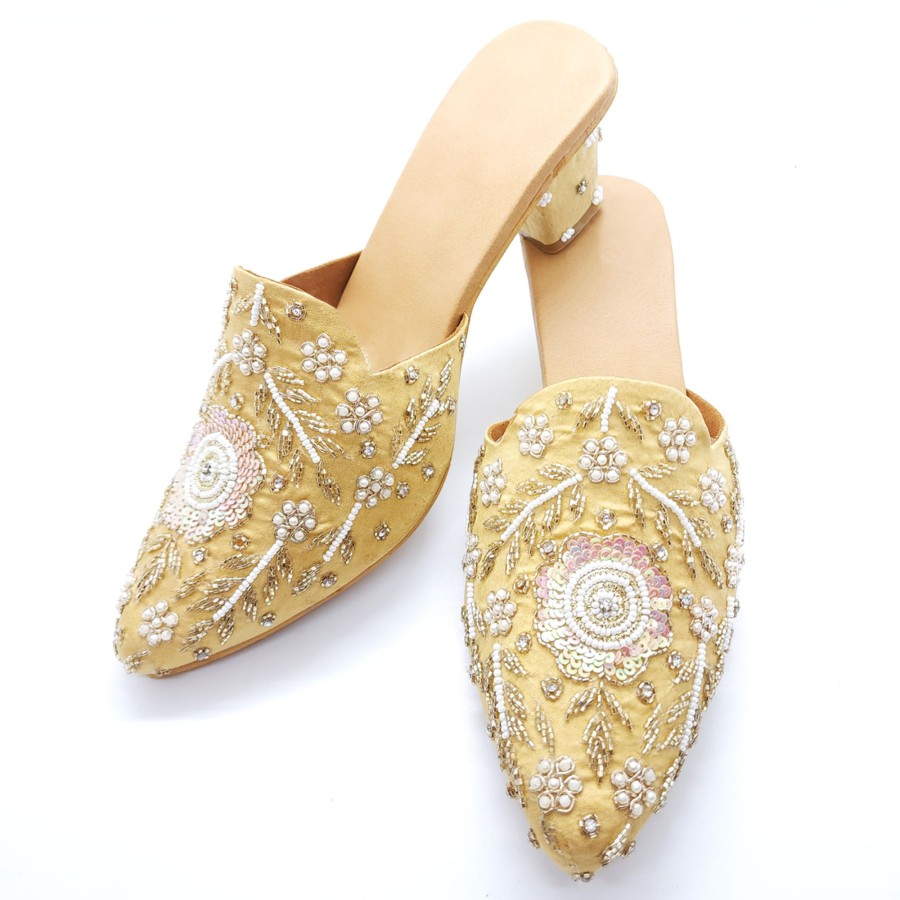 Women IndiFeels | Golden Heavy Embroidery Jutti