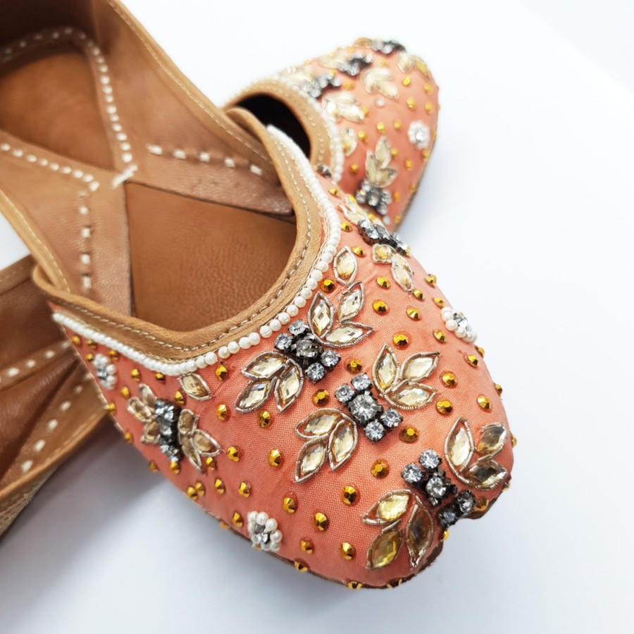 Women IndiFeels | Peach Embroidery Jutti / Majori