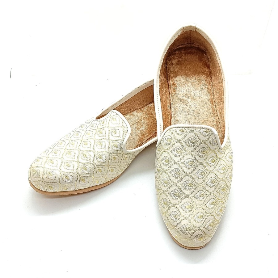 Men IndiFeels | White Golden Shoes