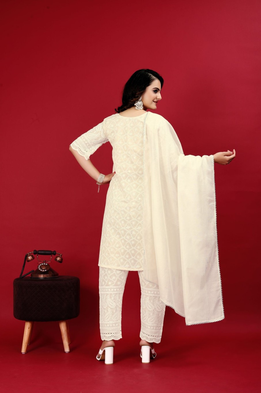 Women IndiFeels Kurti & Pants | Chikankari Off White Kurti And Pant Set With Dupatta