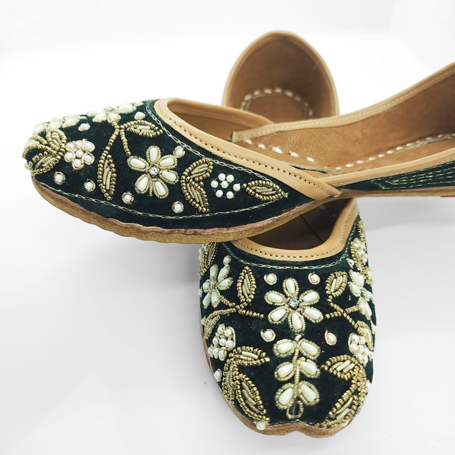 Women IndiFeels | Green - Black Embroidery Jutti / Majori