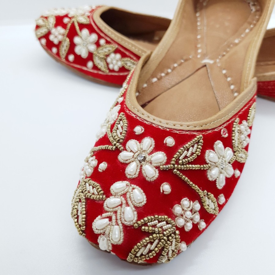 Women IndiFeels | Red Embroidery Jutti / Majori