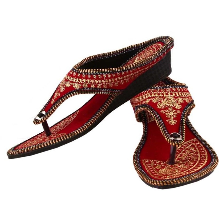 Women IndiFeels | Kohlapuri Chappal Maroon With Golden Embroidery